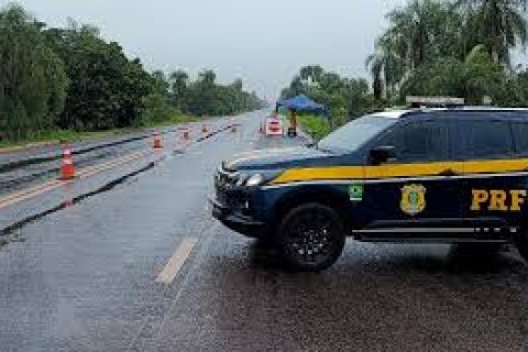 BR-267 Continua Interditada entre trevo de Bonito e Alto Caracol após chuvas.